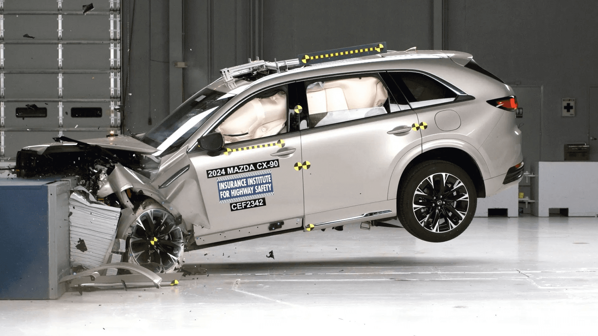 ARTICLE-TOP-SAFETY-PICK-MAZDA-2024_cx-90-crash