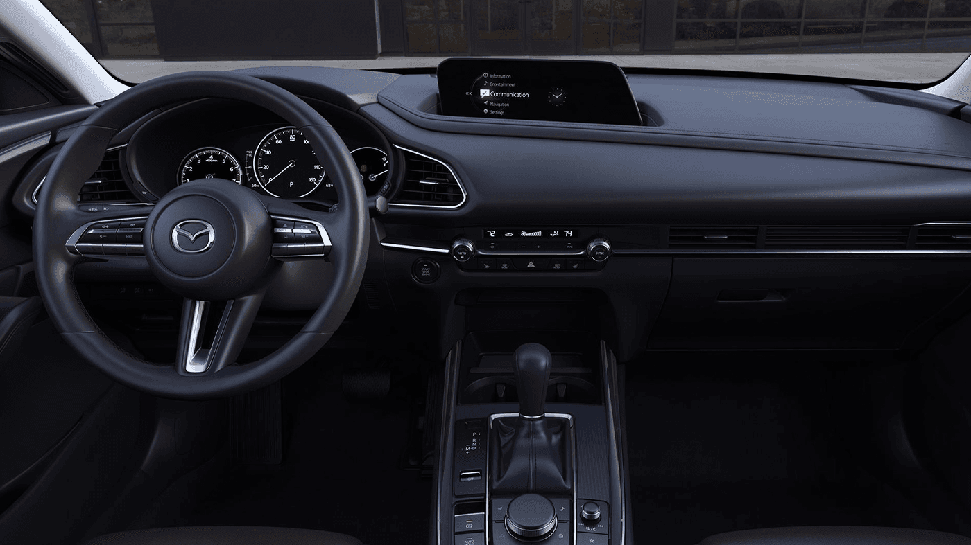 Vue intérieur du Mazda CX-30 2024 et de son tableau de bord
