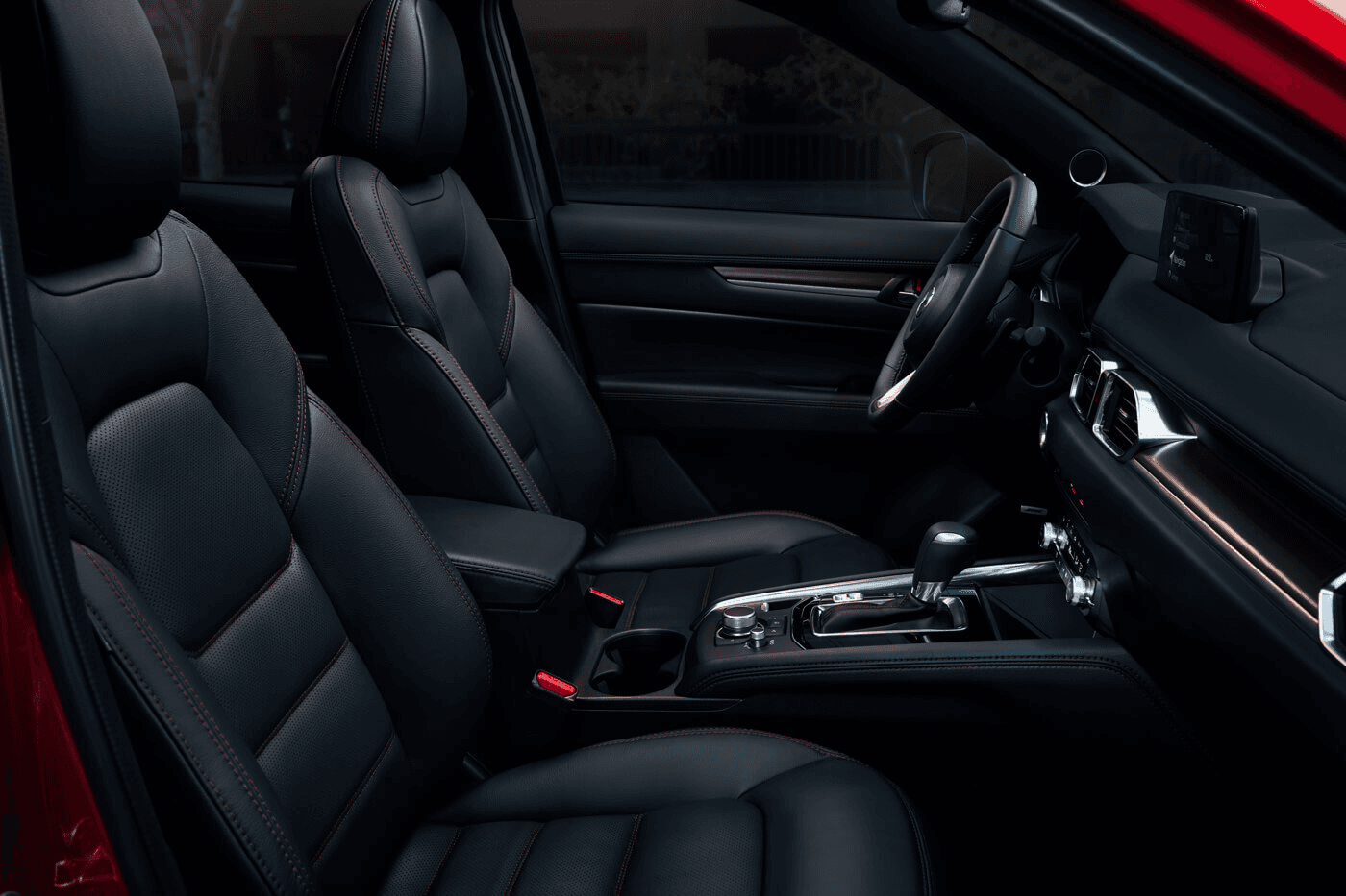 Intérieur avant du Mazda CX-5 2025.